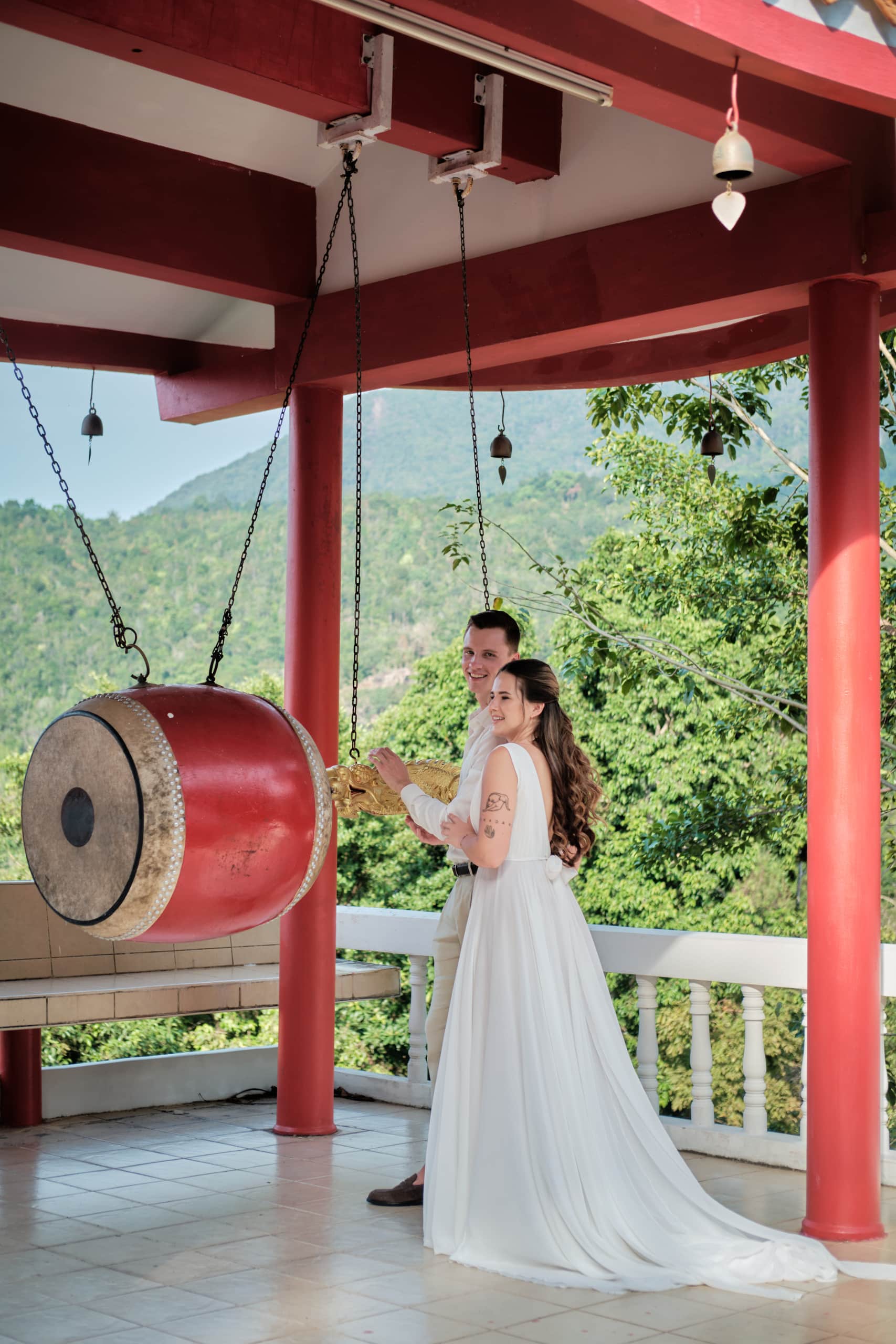 wedding couple shooting temple