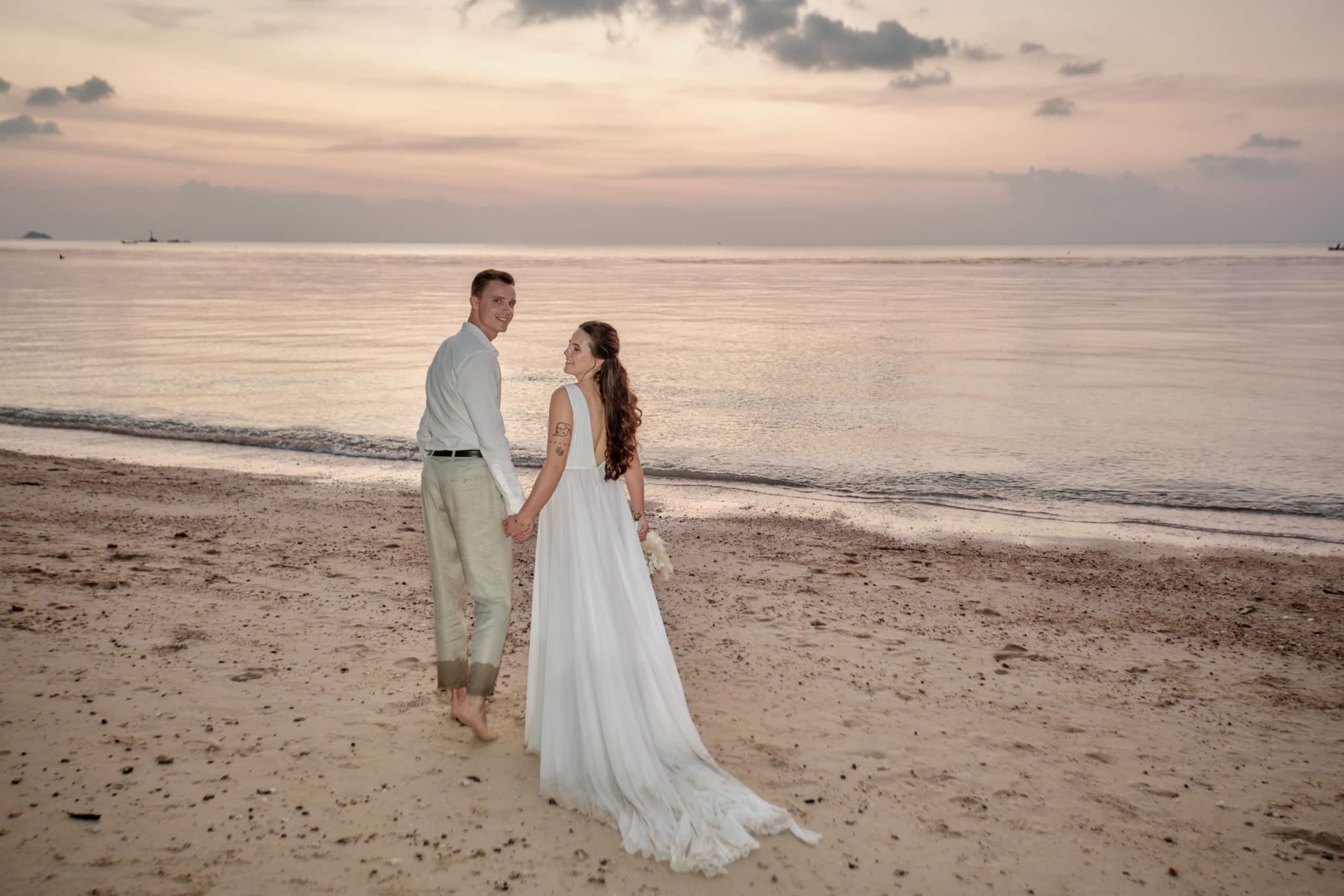 wedding couple sunset shooting