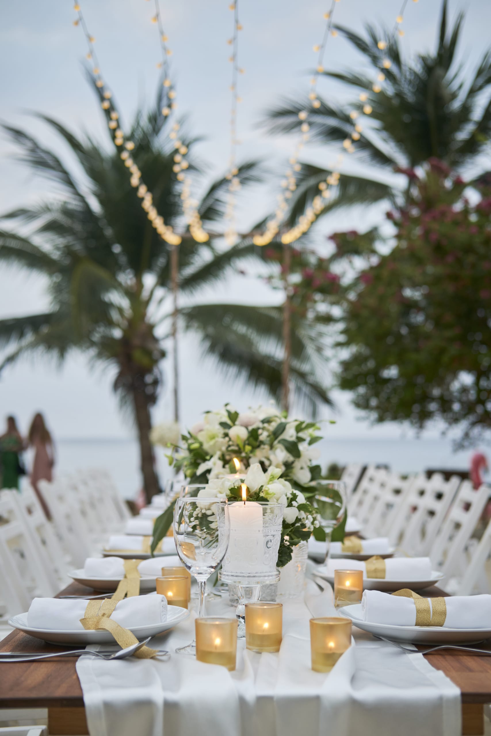 beach wedding dinner decoration