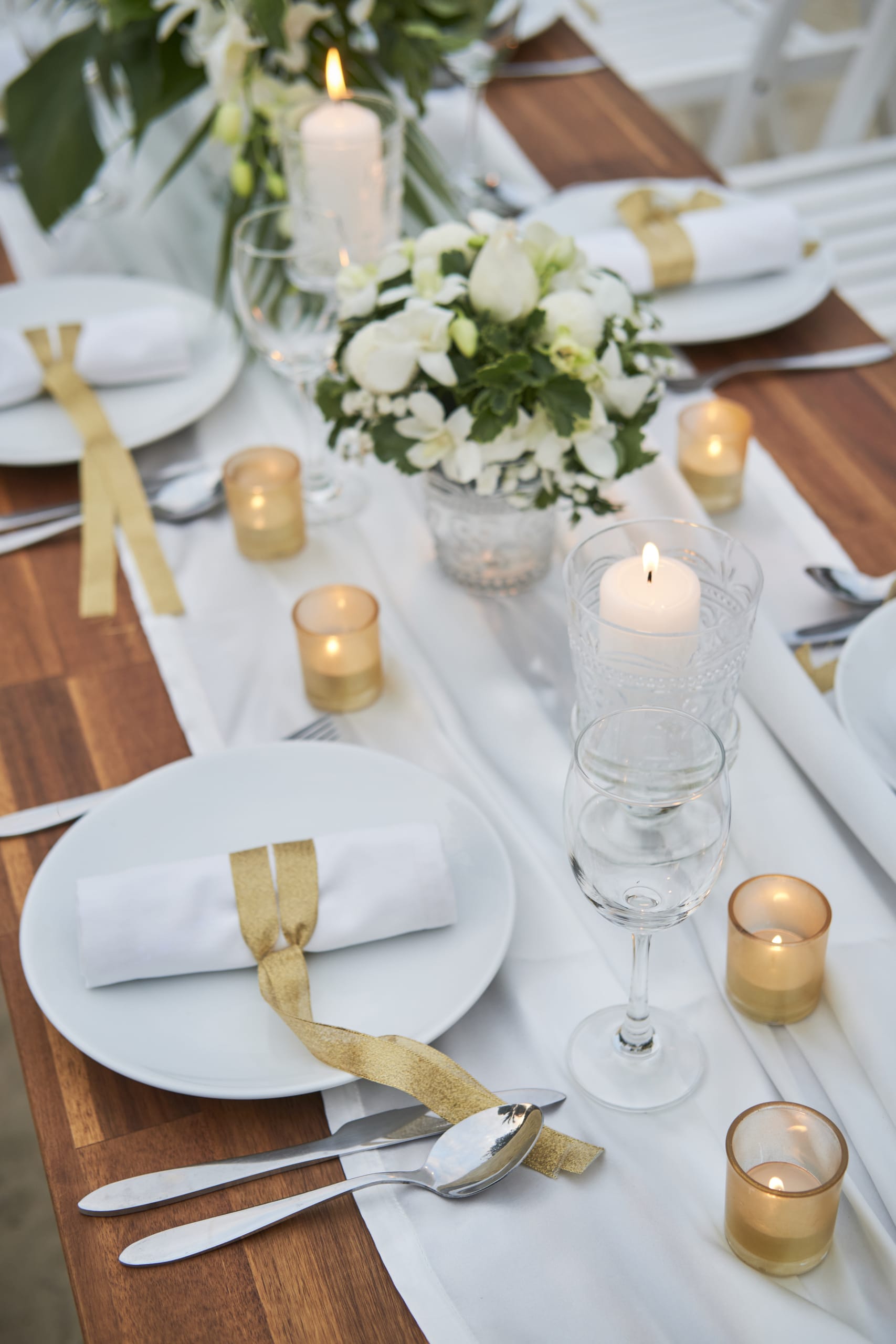 beach wedding dinner decoration