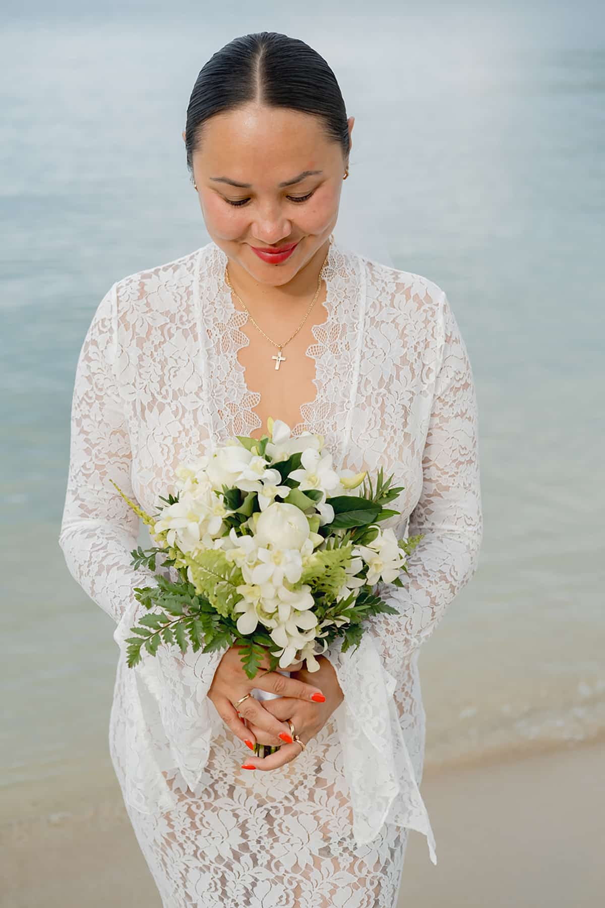 bride beach wedding bouquet