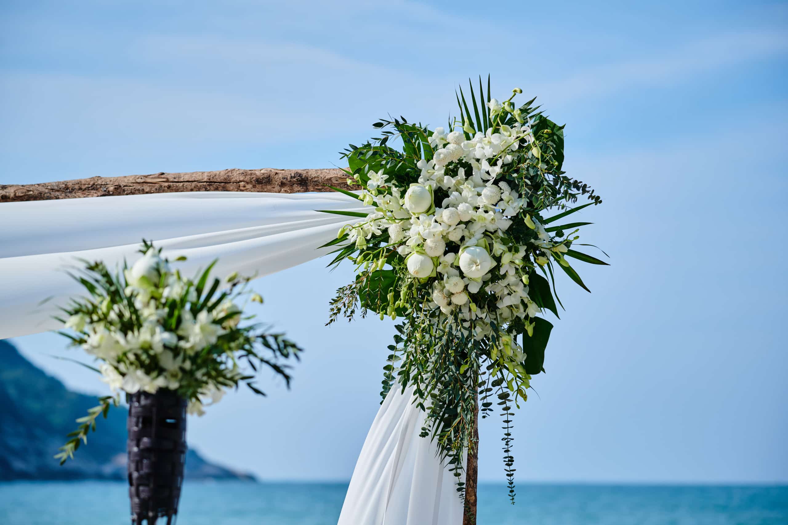 beach wedding flower decoration