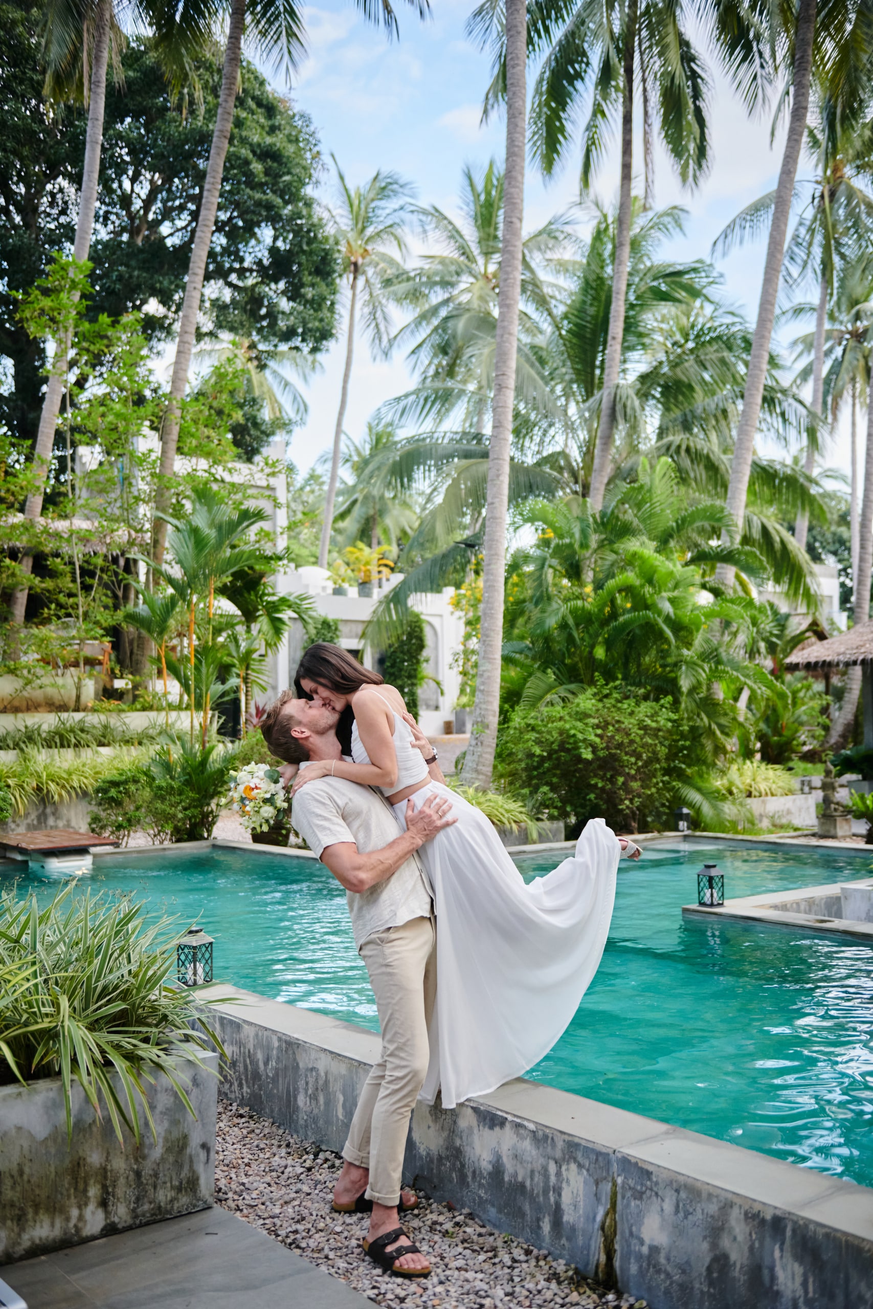 tropical wedding couple shooting