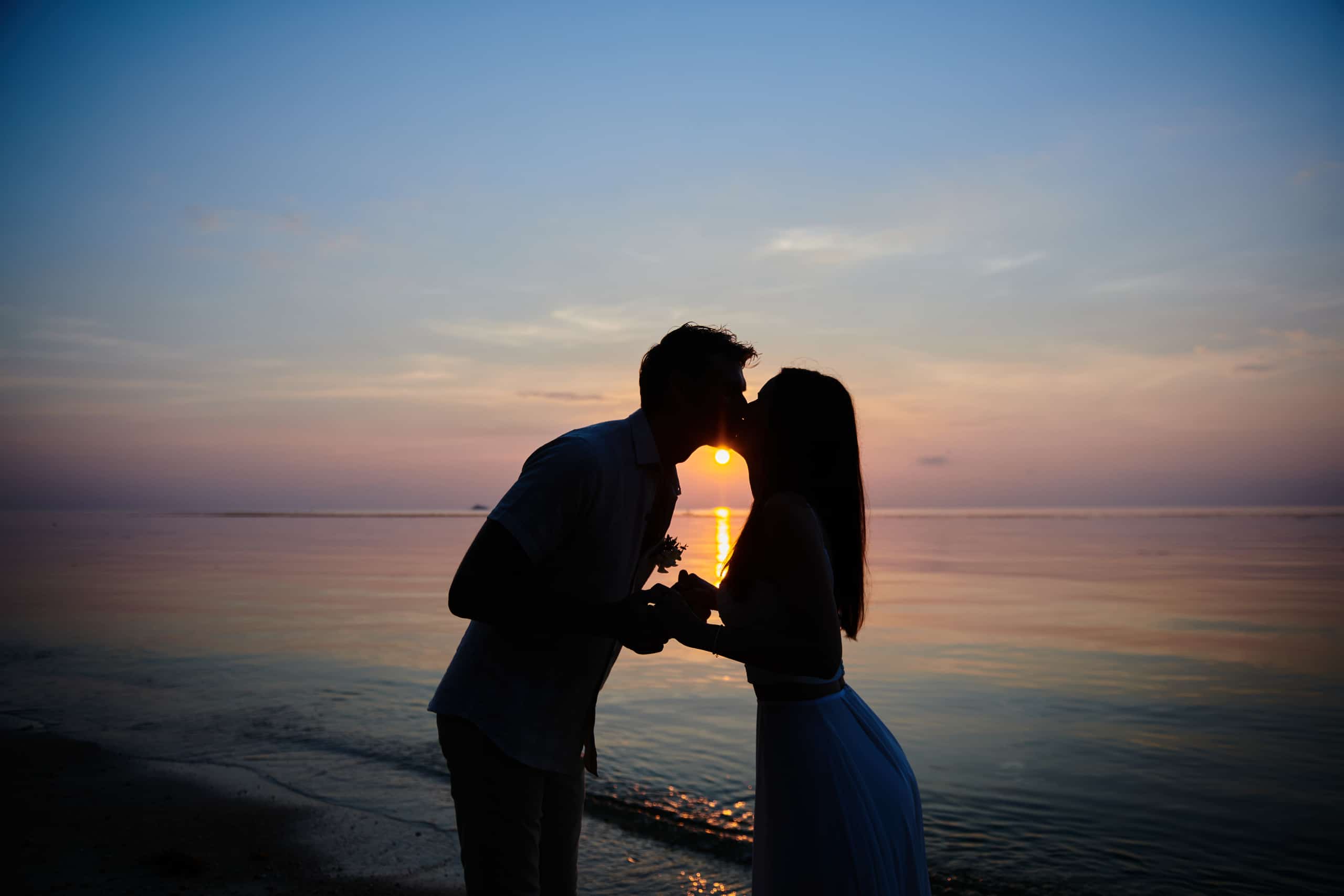 wedding sunset couple shooting