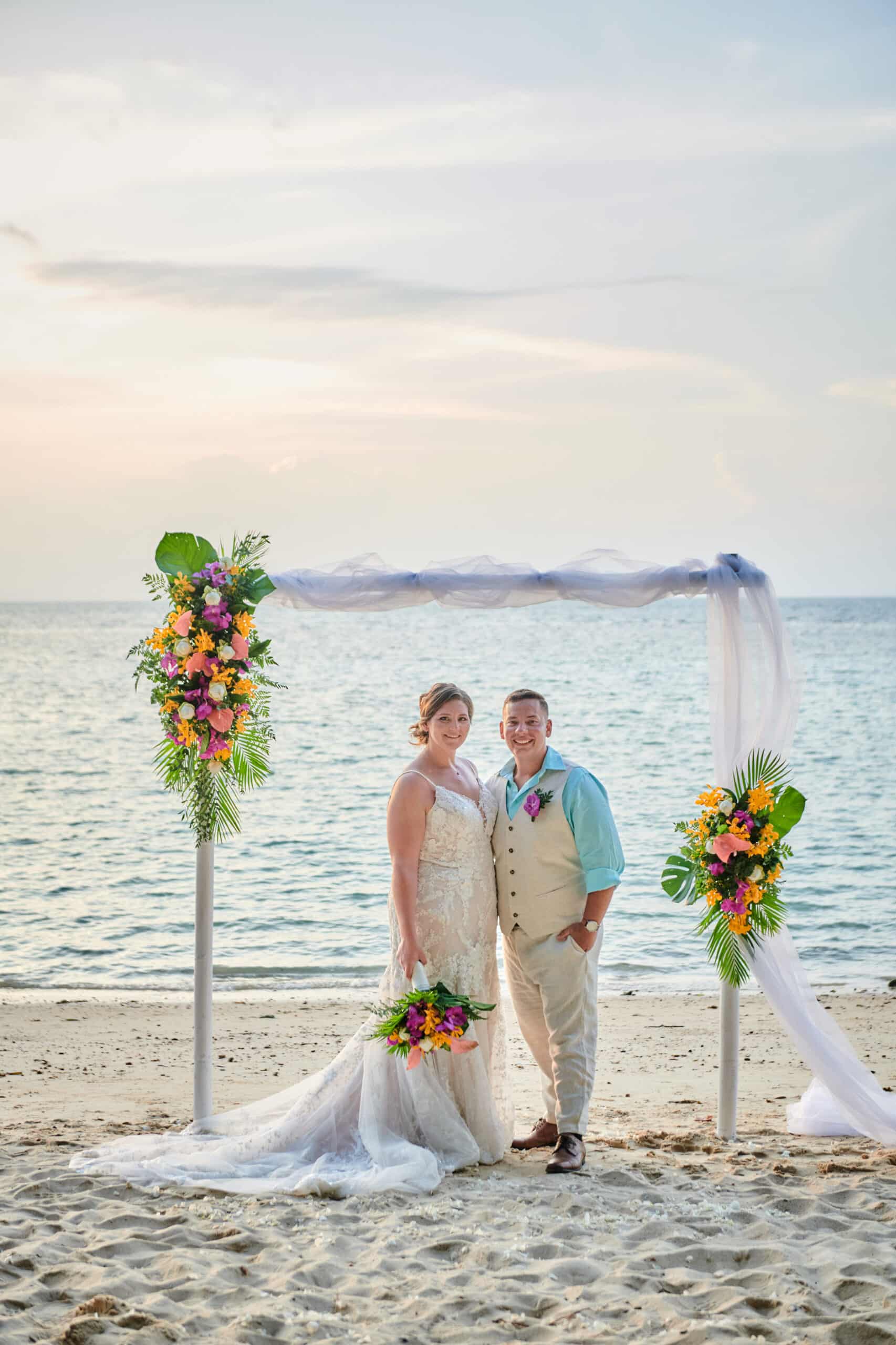 beach wedding couple shooting