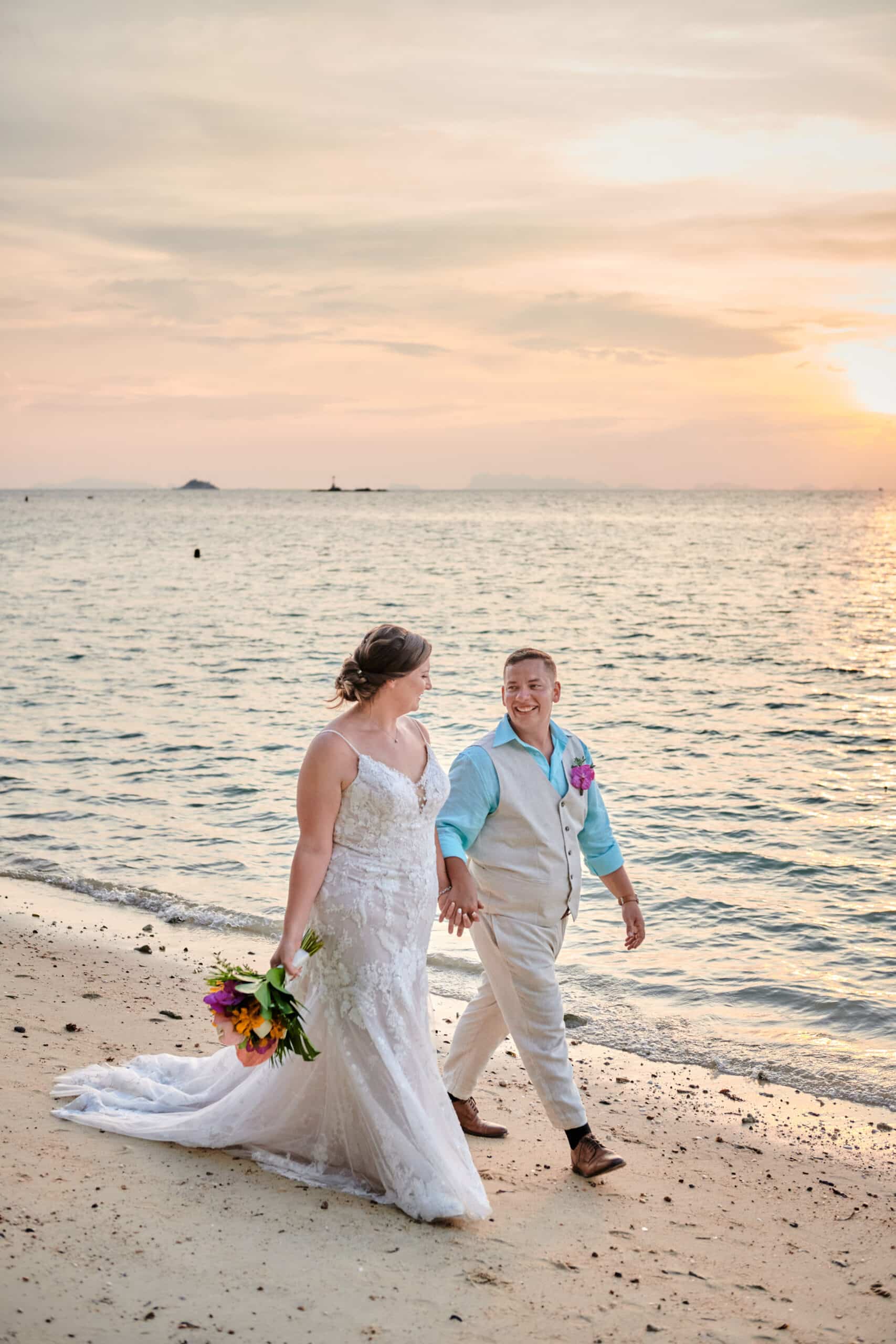 beach sunset wedding couple shooting