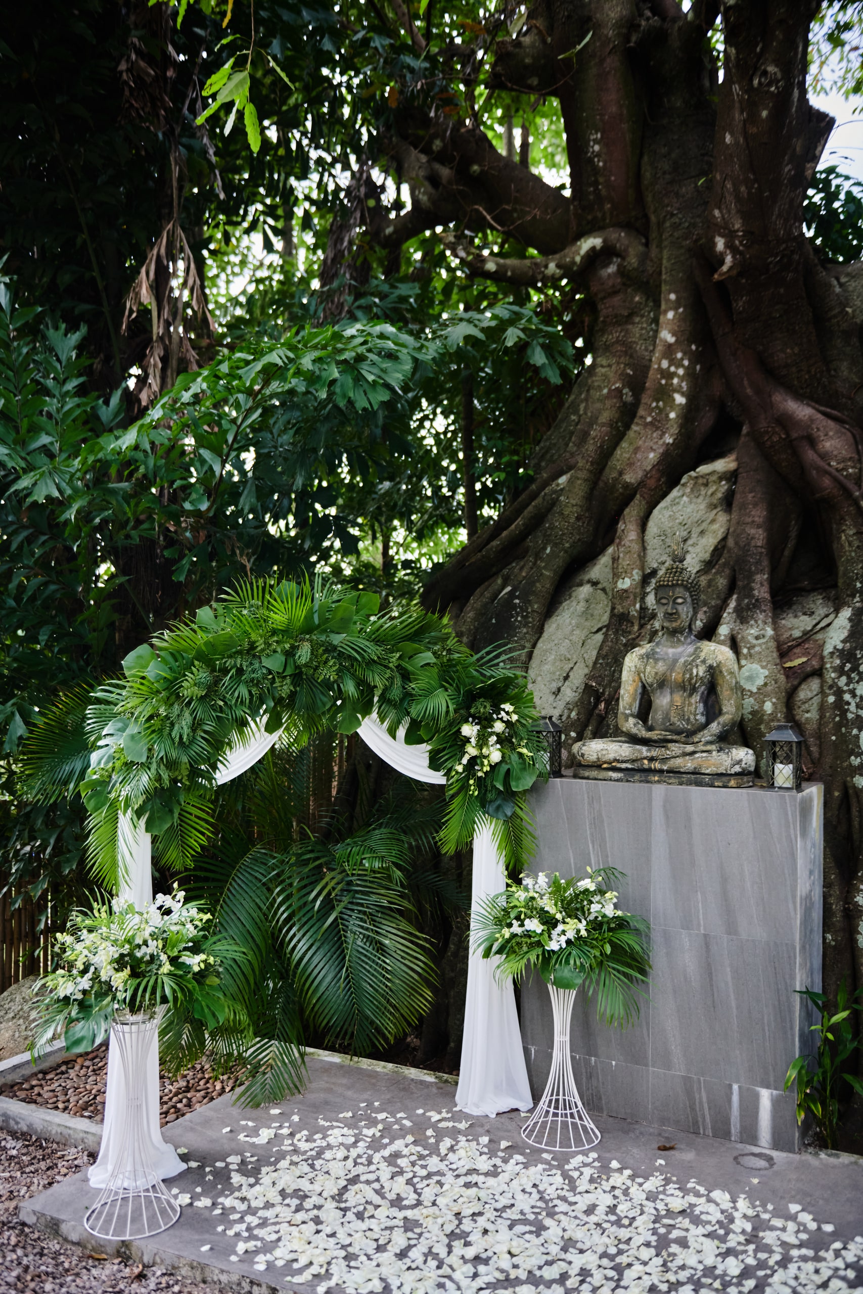 tropical wedding decoration