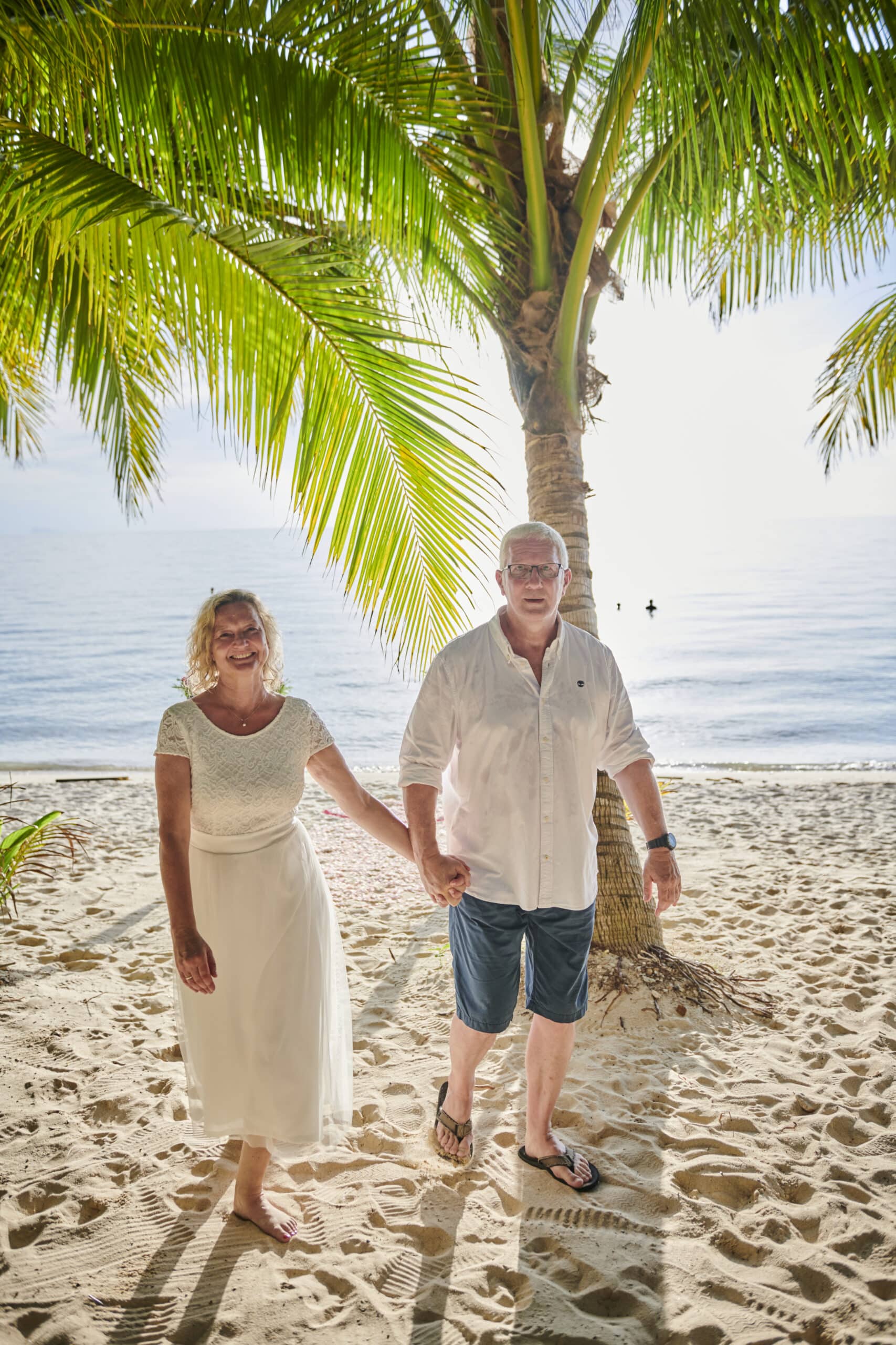 wedding couple beach