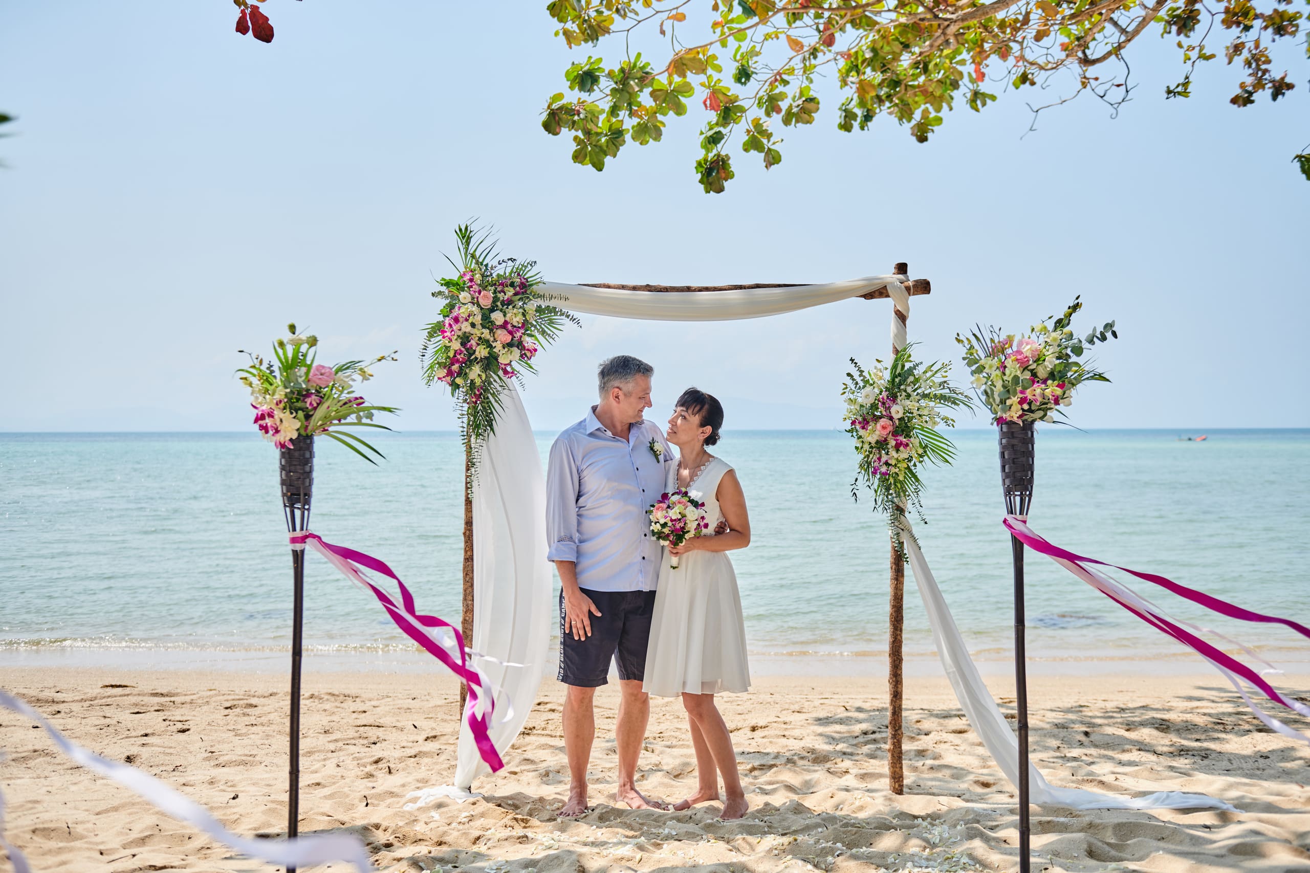 beach wedding couple