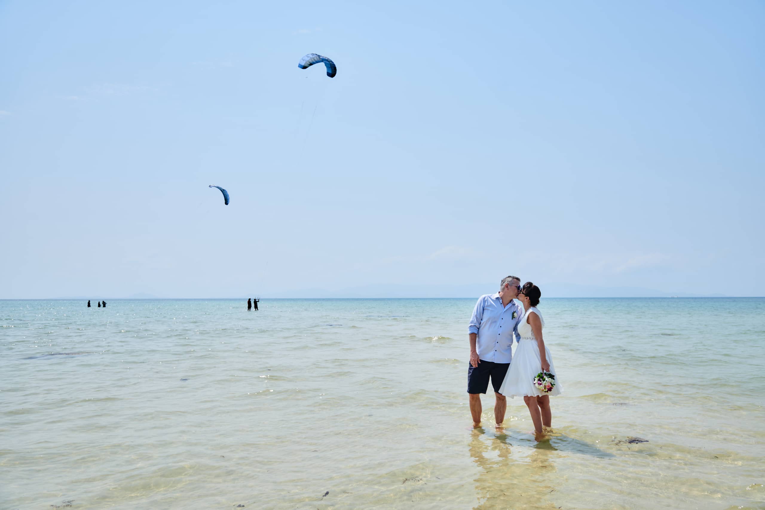 beach wedding couple shooting