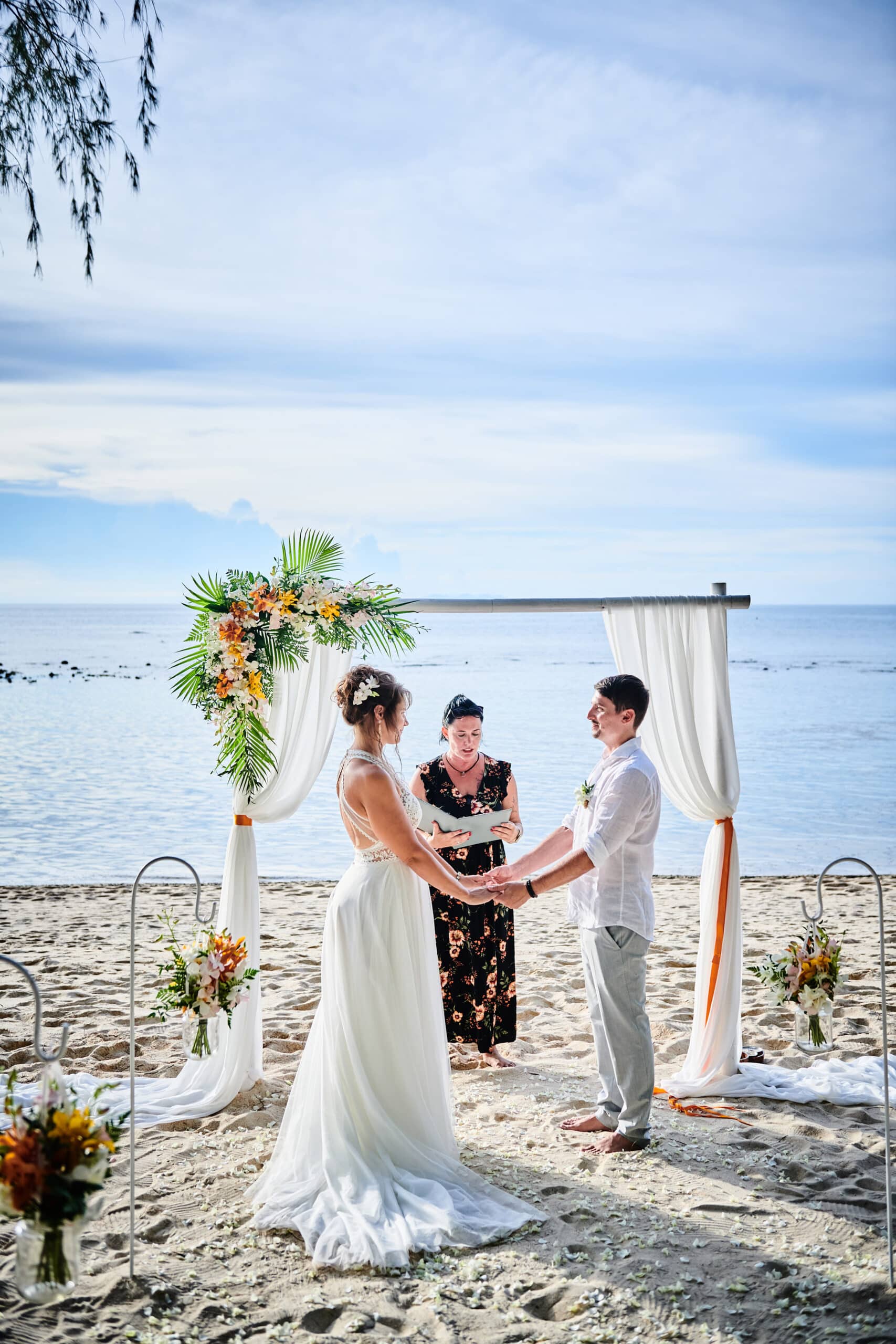 beach wedding ceremony thailand