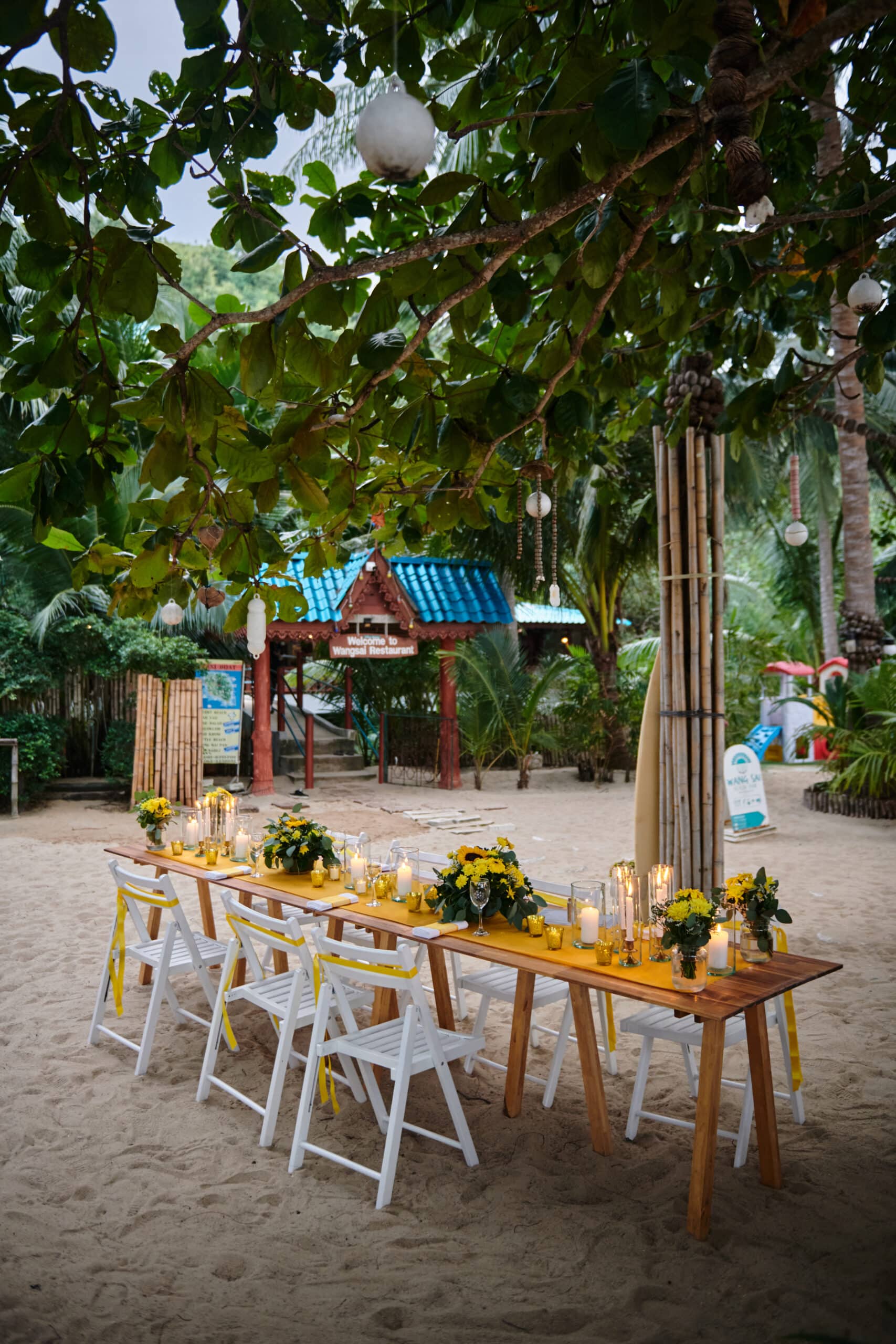 beach wedding dinner decoration