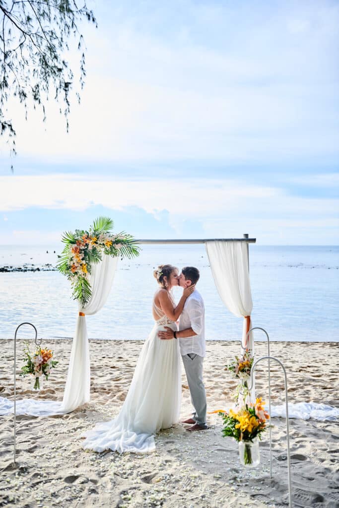 beach wedding couple Thailand