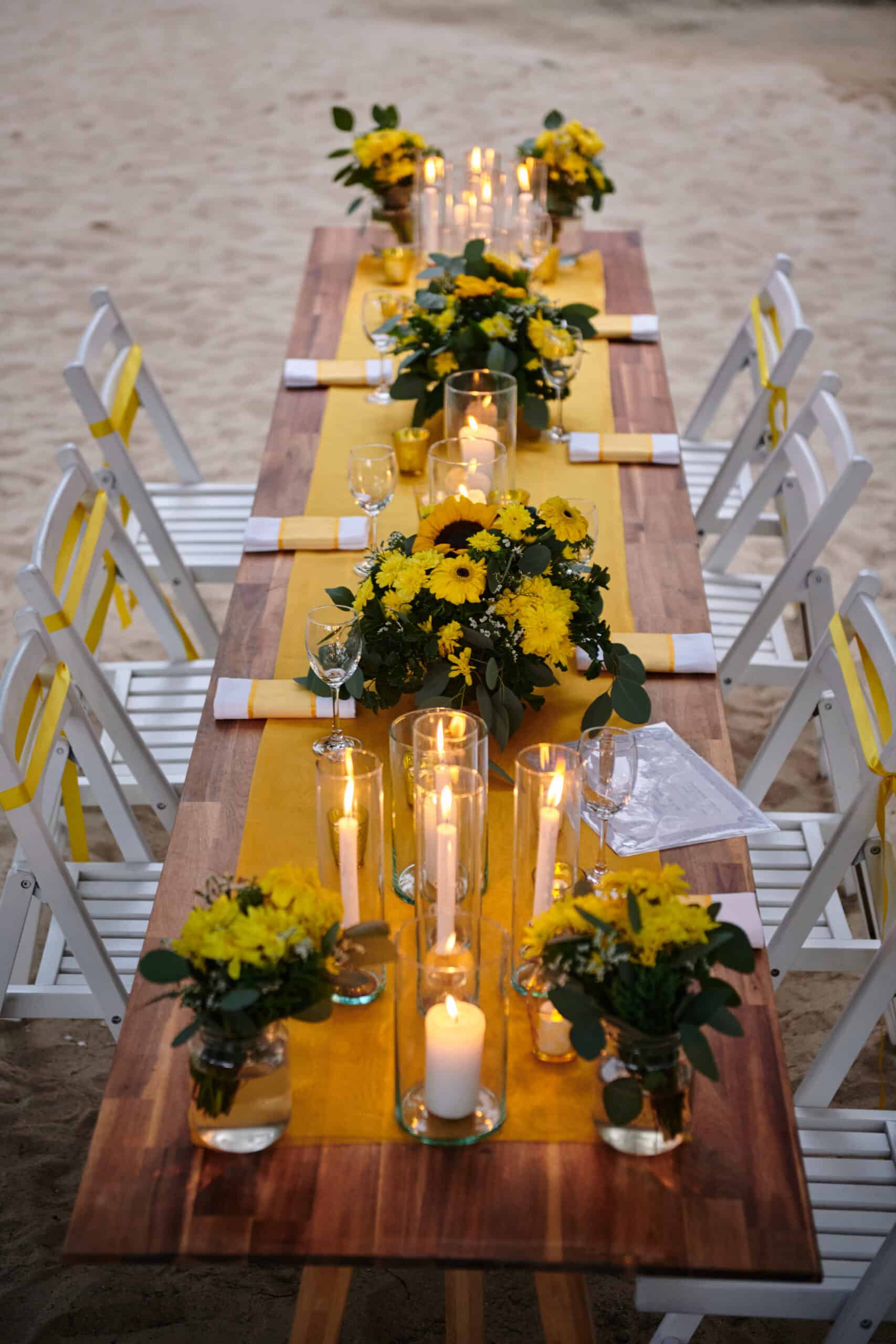 beach wedding dinner table decoration