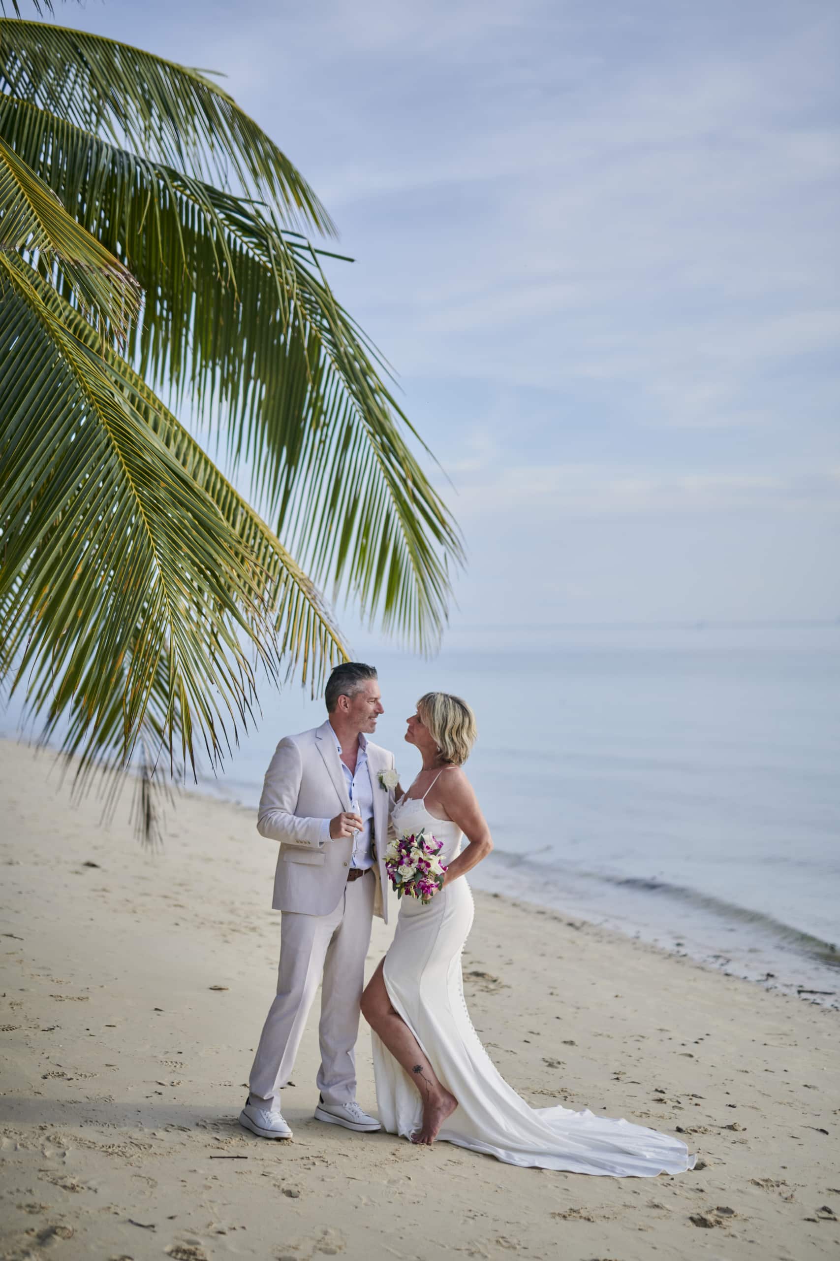 beach wedding couple shooting