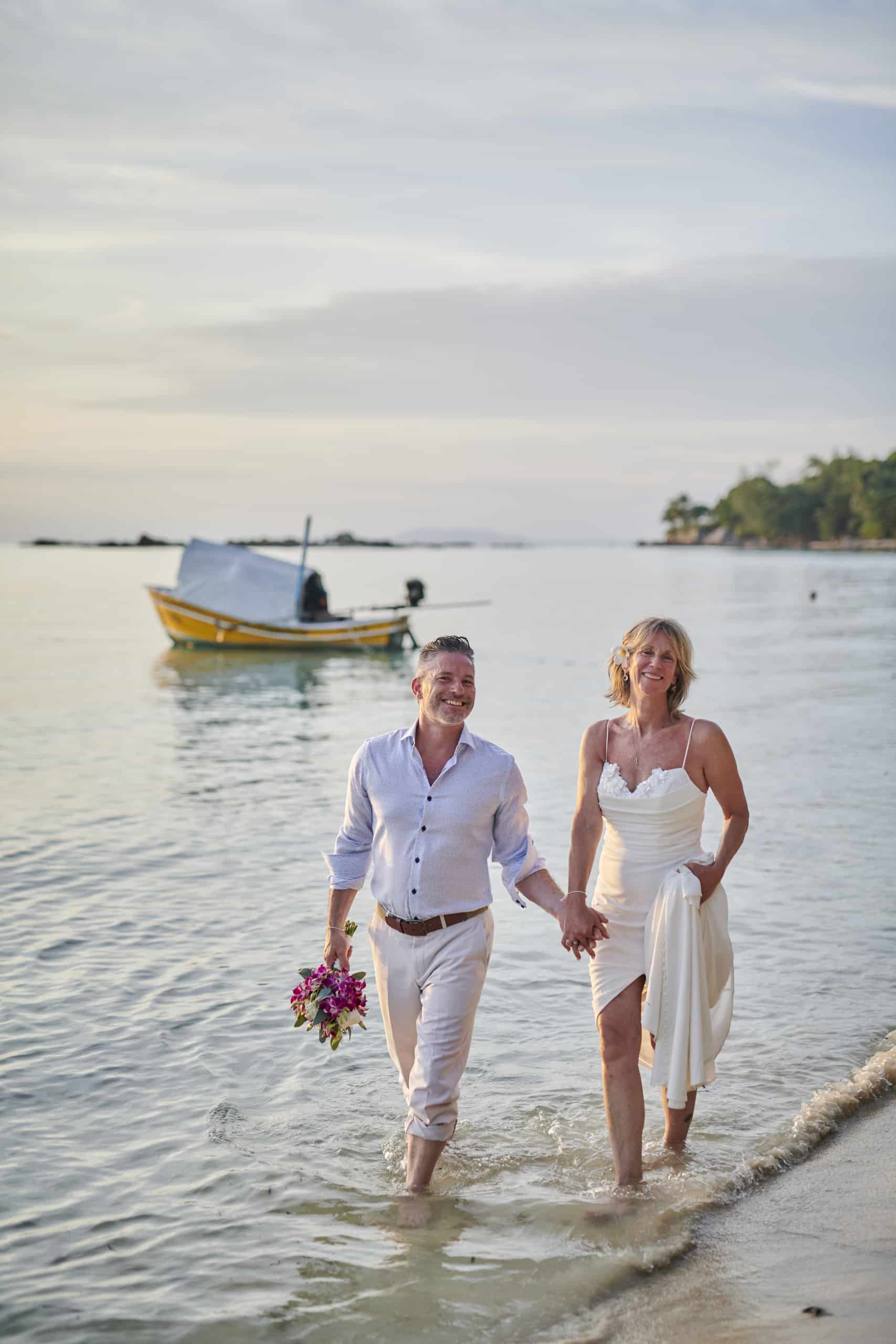 beach wedding couple