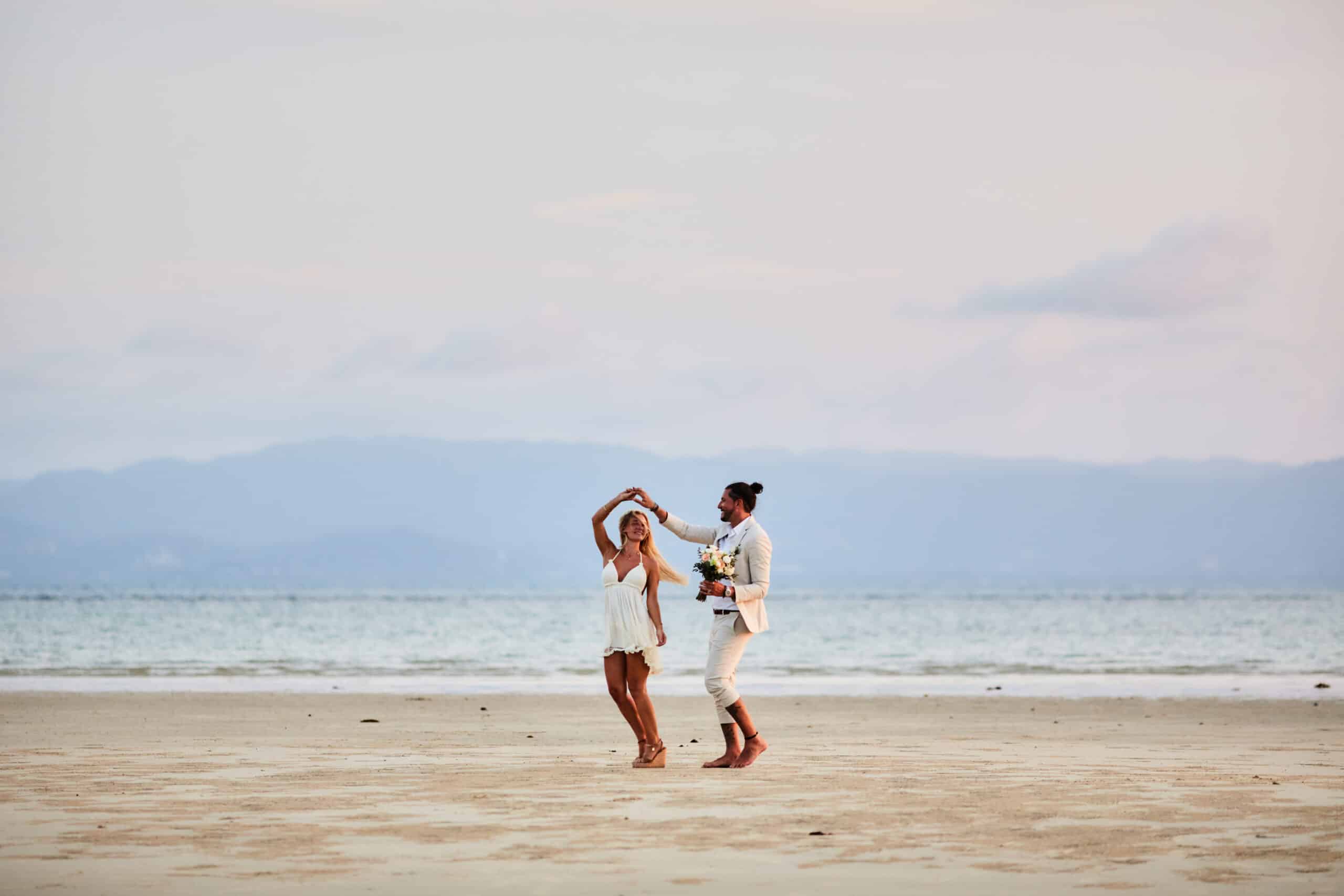 beach wedding couple shooting