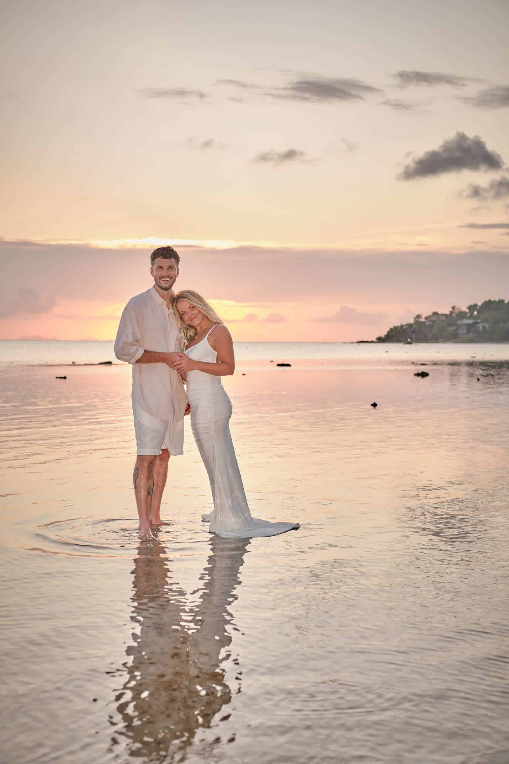 beach wedding couple sunset