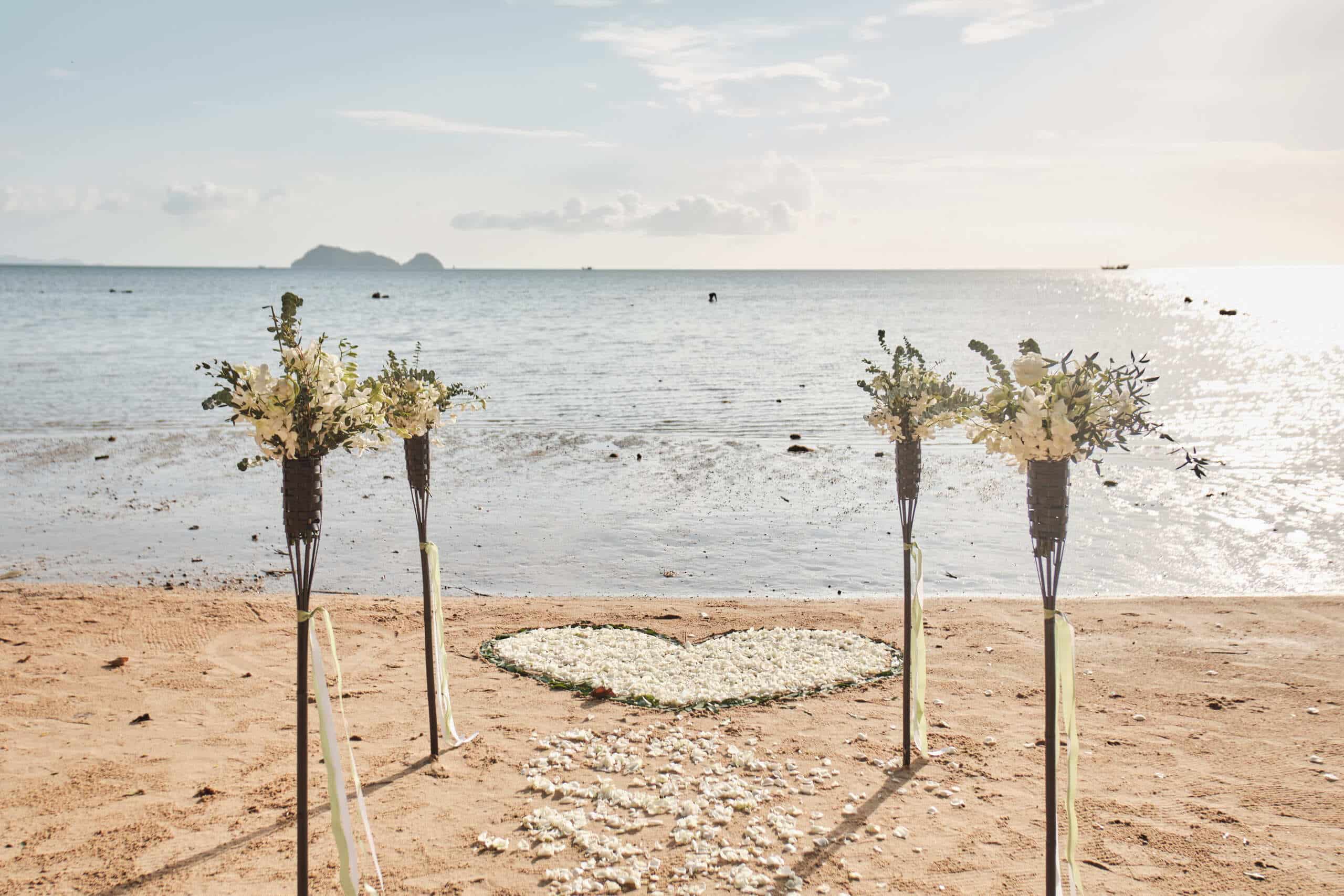 beach wedding decoration