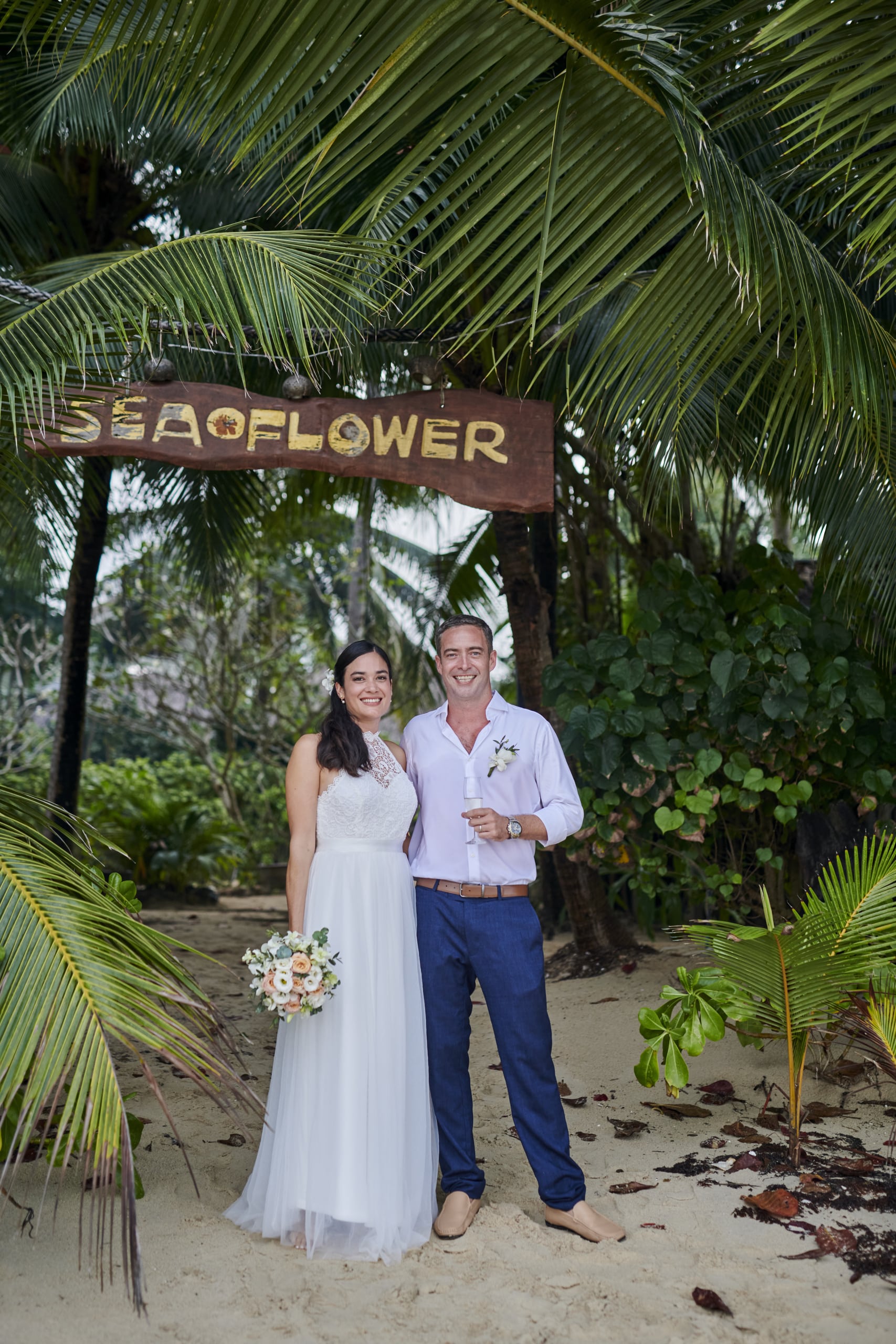 wedding couple beach shooting
