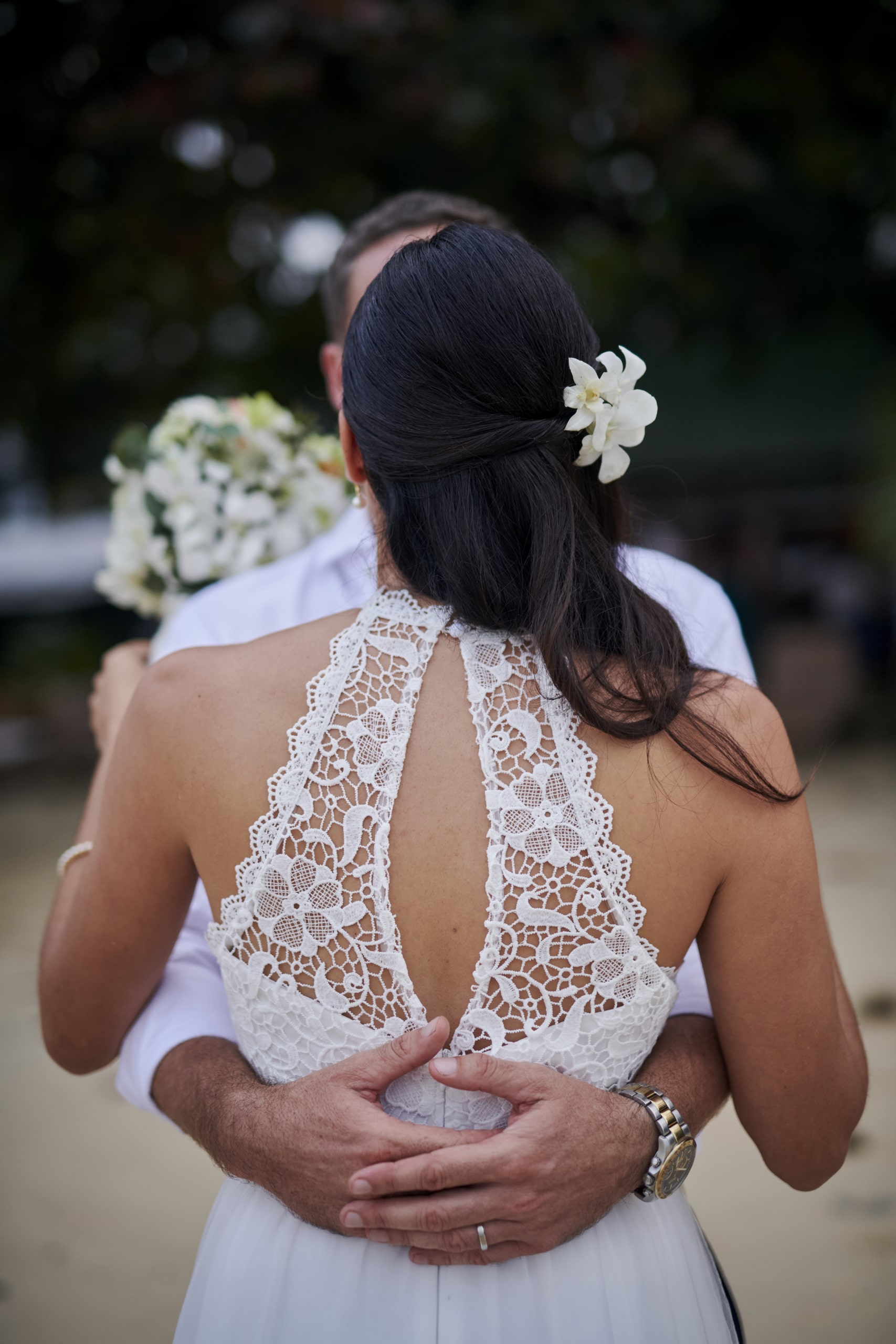 wedding couple beach shooting