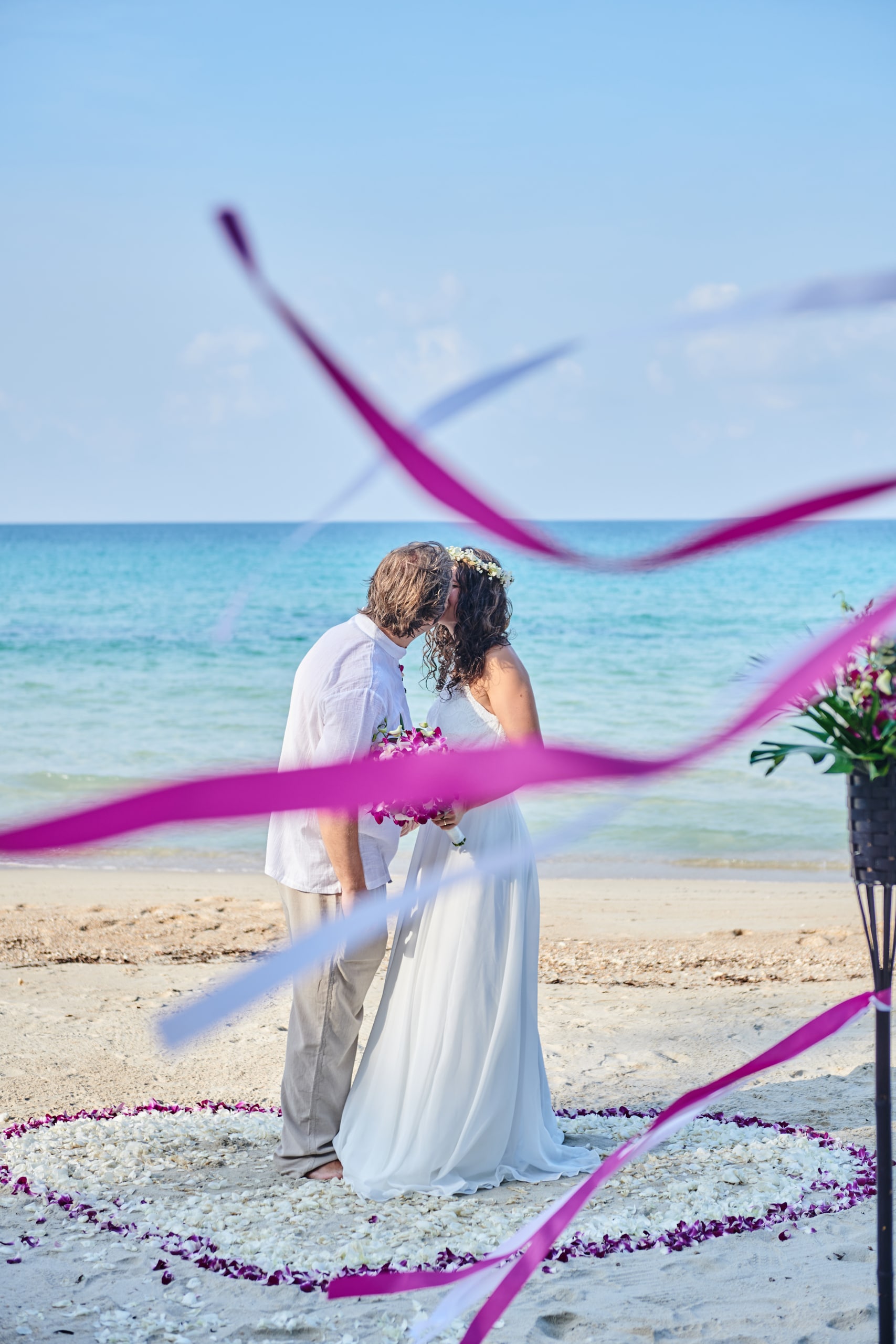 beach wedding couple shooting