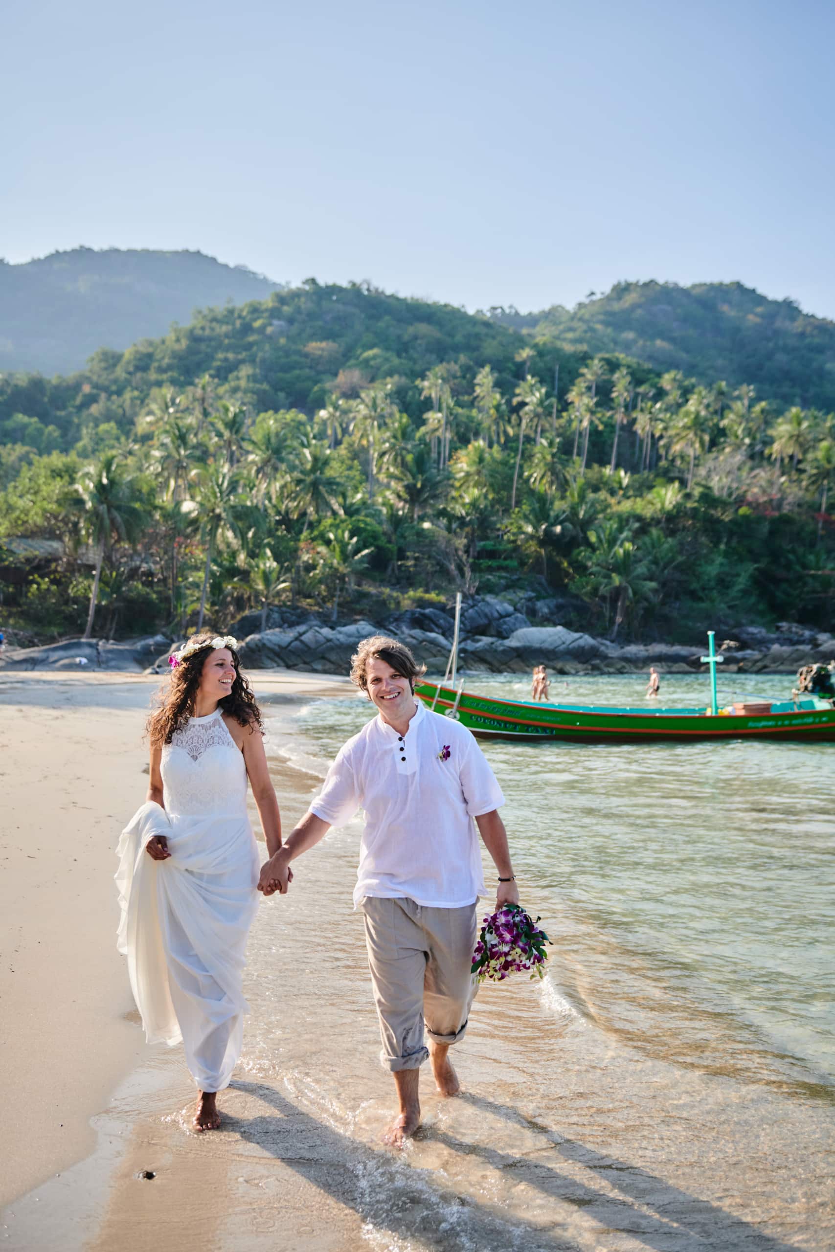 beach wedding couple shooting