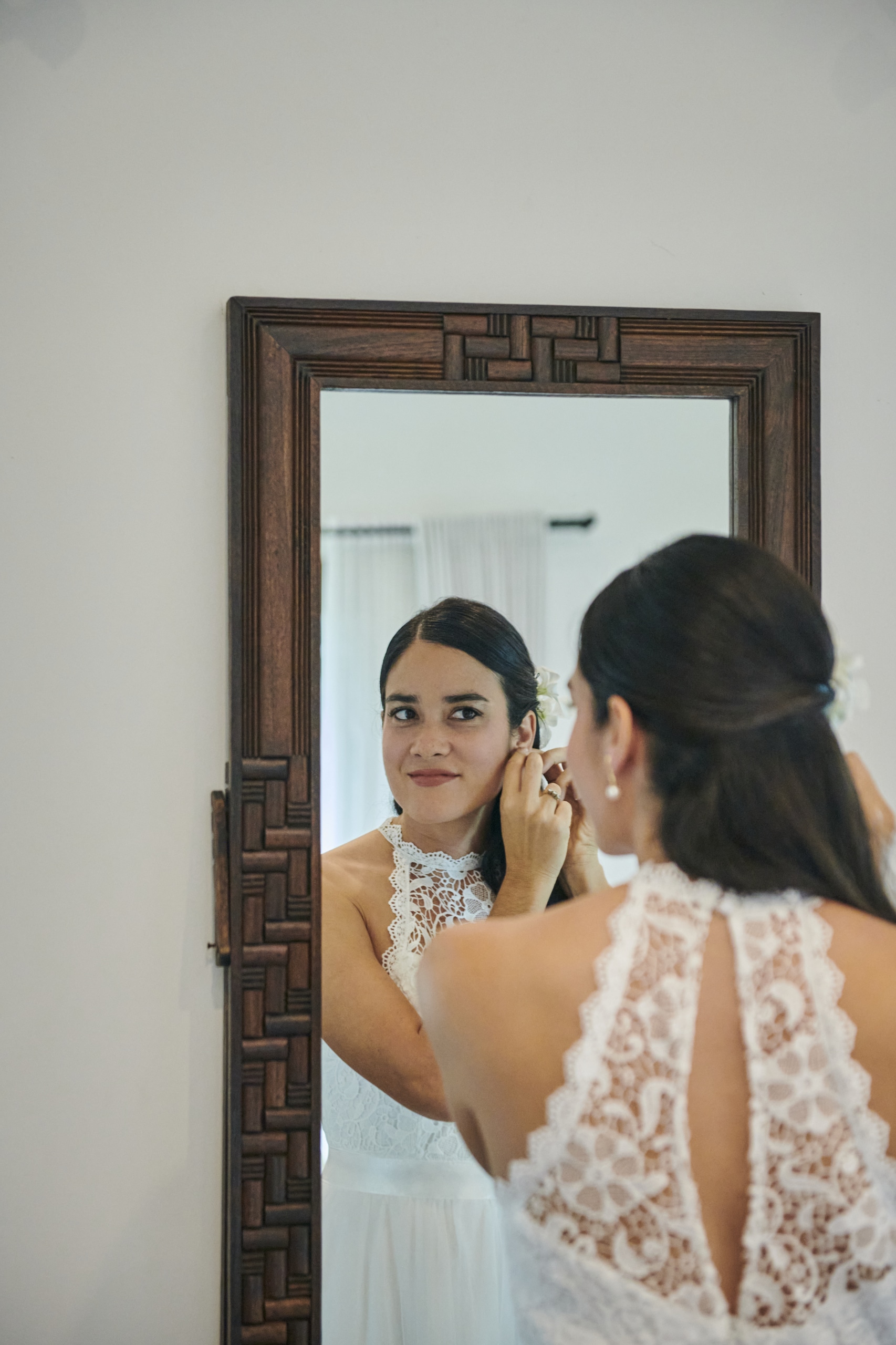 wedding bride getting ready
