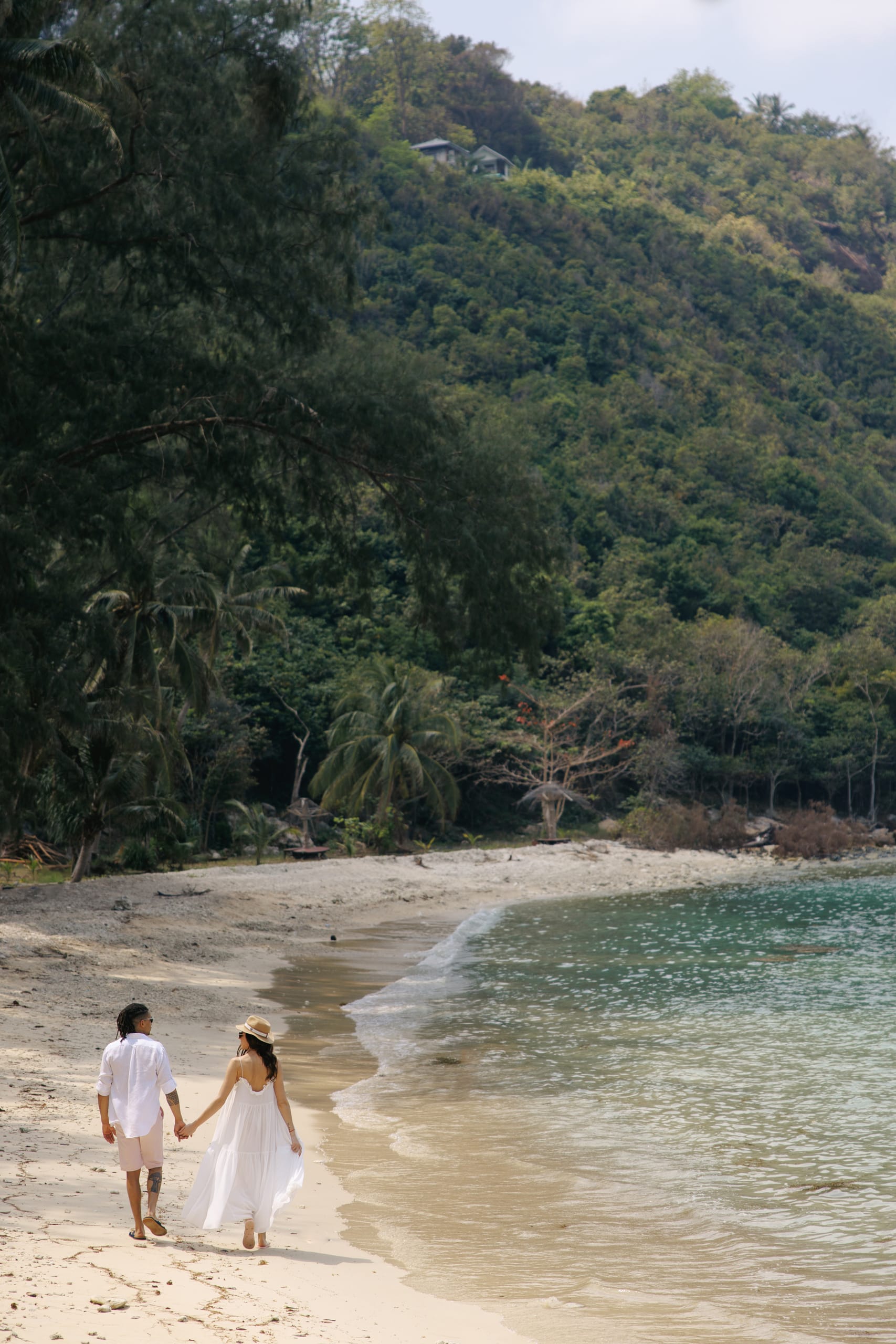 wedding couple beach shooting